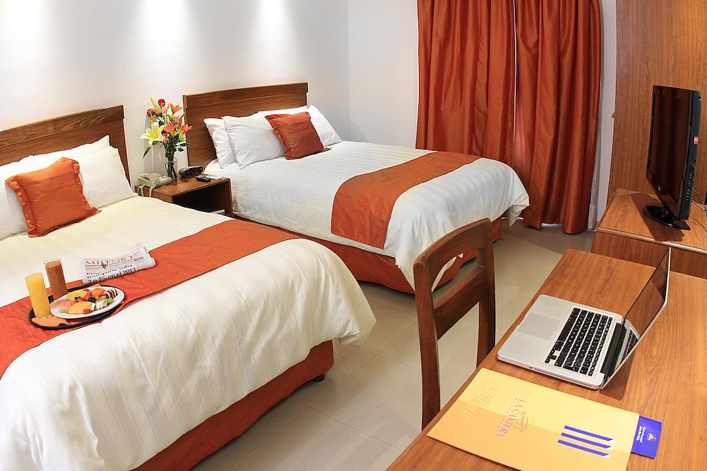 Wyndham Garden Monterrey Valle Real Oda fotoğraf